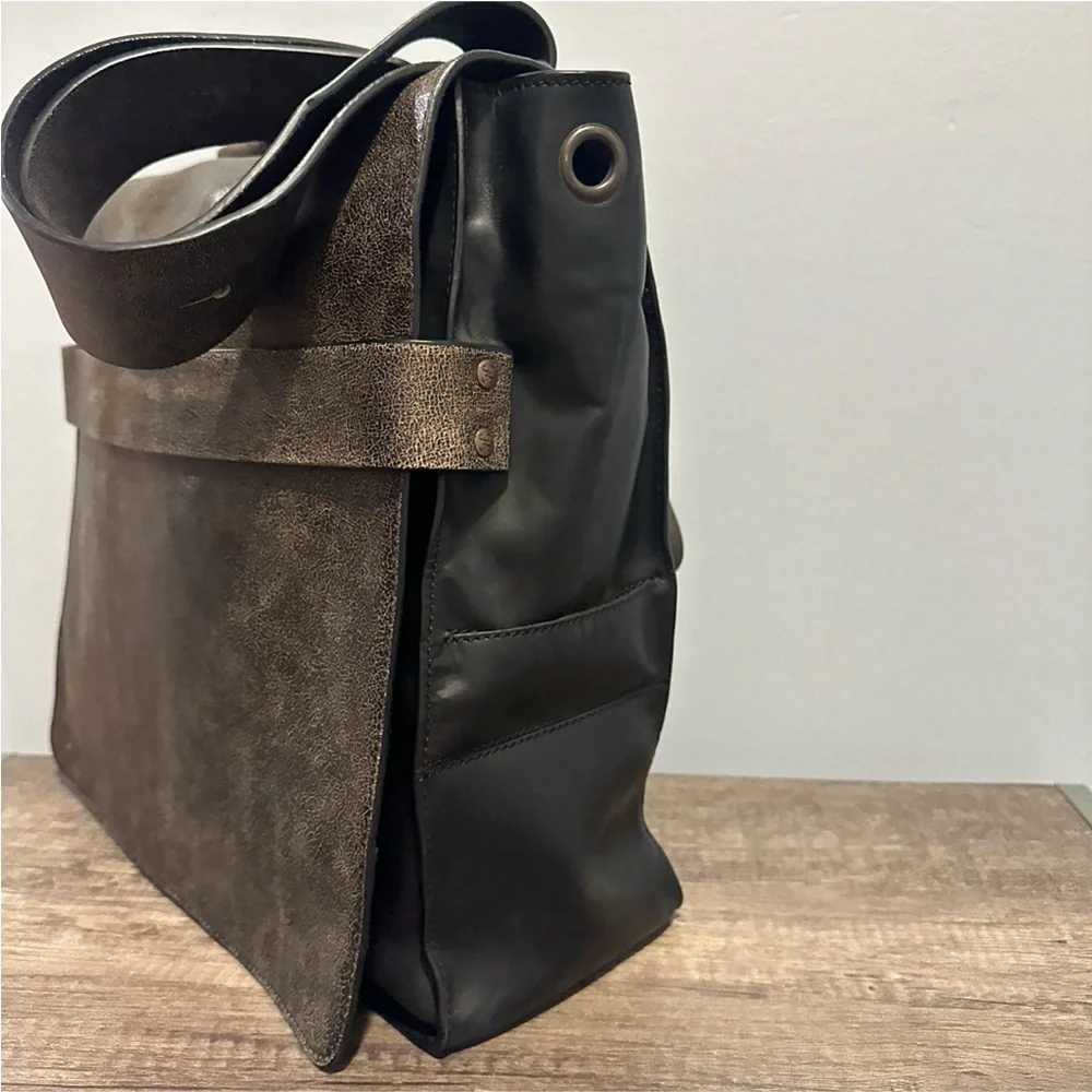 Sons Of Trade Men's Ruggedly Built Rubicon Messenger Bag
